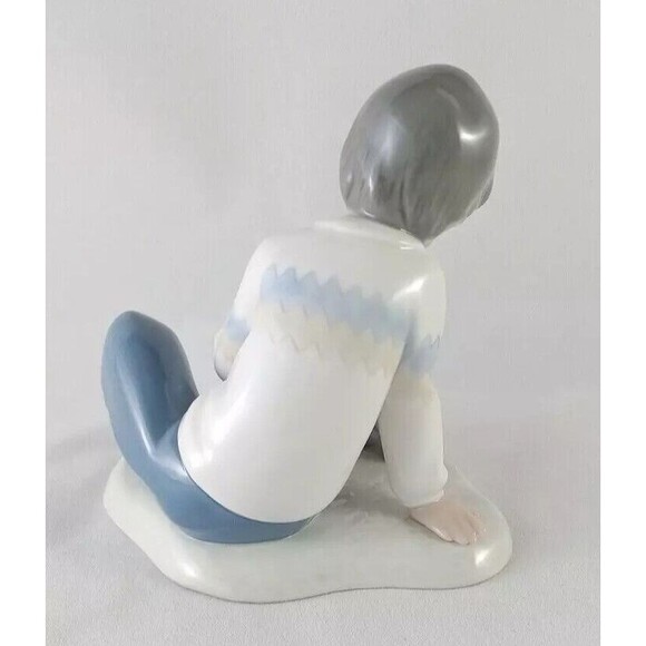 Nao By Lladro Boy with Train Figure A New Toy #1052 - Picture 4 of 7